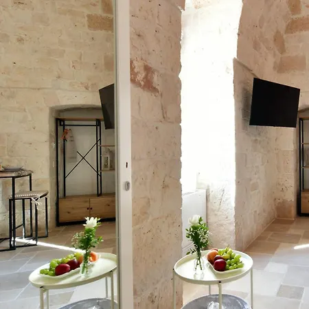 Bed & Breakfast Lamarossa Trulli & *