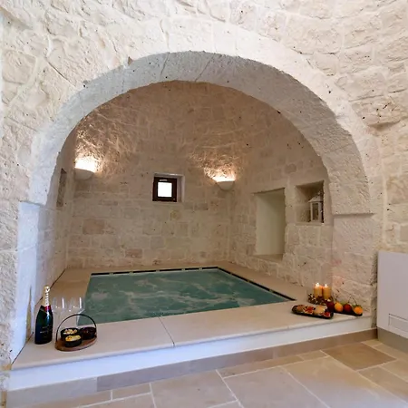 Bed & Breakfast Lamarossa Trulli & *