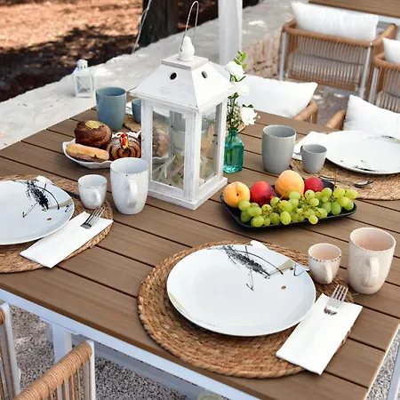 Bed & Breakfast Lamarossa Trulli & 4*