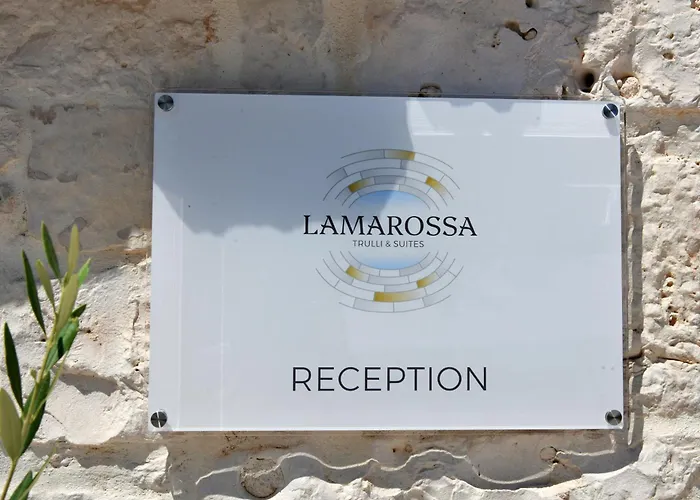 Lamarossa Trulli & فندق مبيت وإفطار 4*